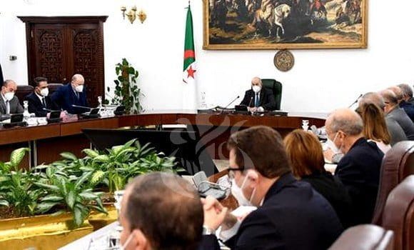 Réunion du Conseil des ministres avec le président Tebboune.