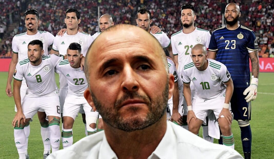 Équipe nationale de football du Maroc Groupe de joueurs de football marocains avec entraîneur au premier plan.