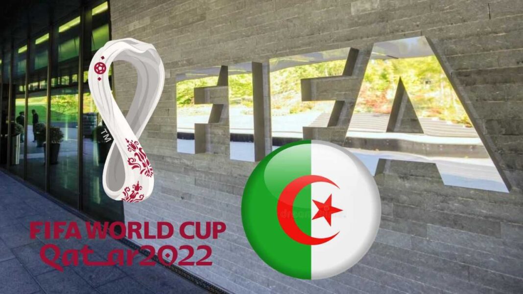 Logo de la Coupe du Monde FIFA 2022 avec drapeau algérien et symbole de la FIFA.