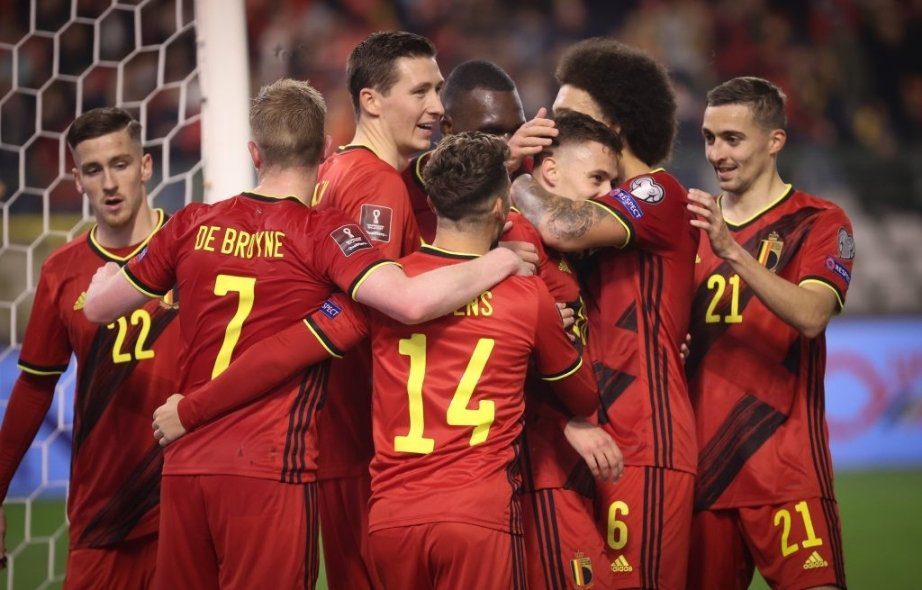 Les joueurs belges célèbrent un but lors d'un match.
