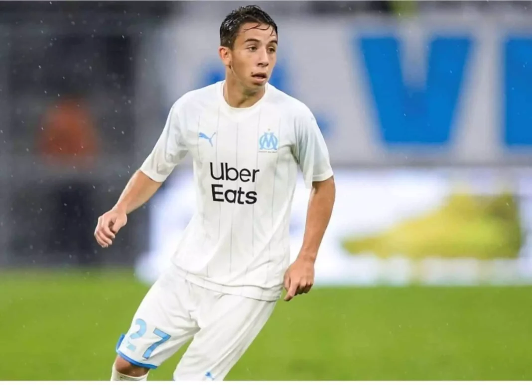 Maxime Lopez joueur de football en action lors d'un match.