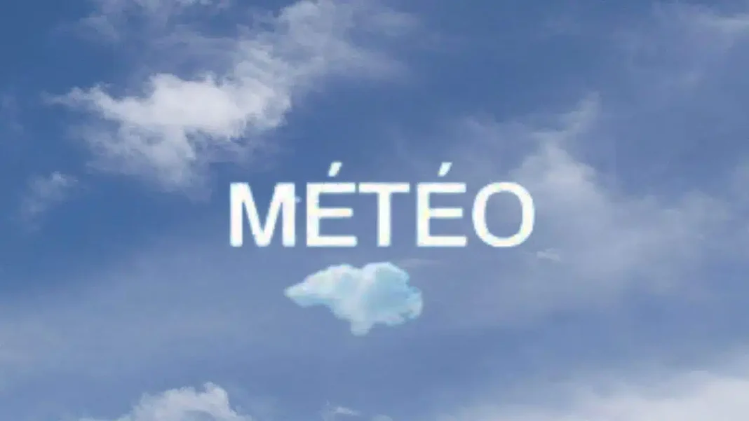 Carte météorologique avec nuages et soleil pour l'Algérie.