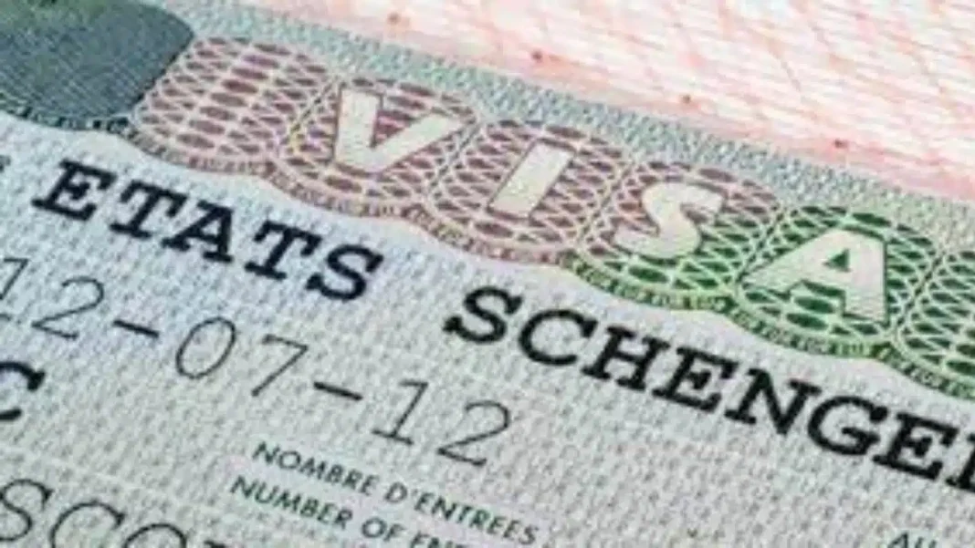 Visa Schengen avec détails de voyage et validité.