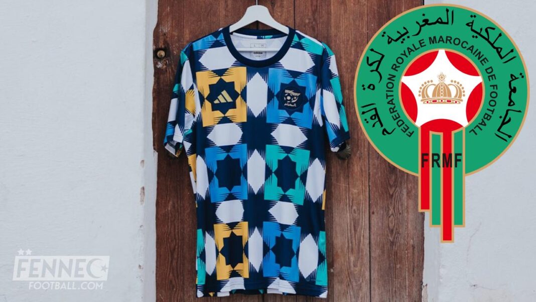 Maillot de football Zellige algérien avec logo de la Fédération royale marocaine de football.