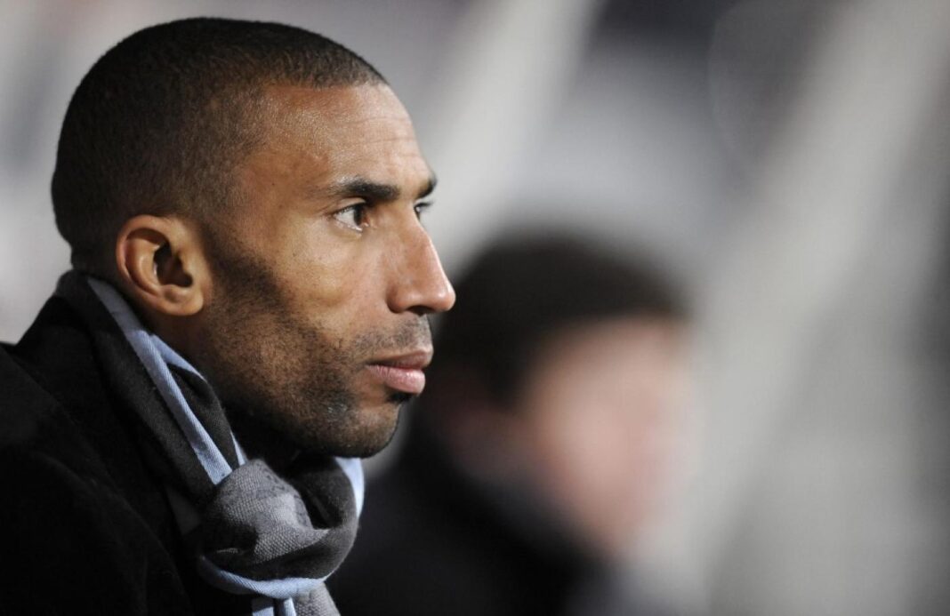 Abdel Salam Ouaddou, ancien footballeur marocain, en profil.