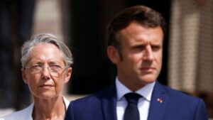 Remaniement gouvernemental en France : Élisabeth Borne démissionne à six mois des élections européennes Emmanuel Macron et Elisabeth Borne