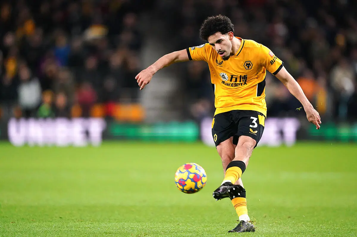 Rayan Ait-Nouri brille en Premier League : une prestigieuse distinction en vue !