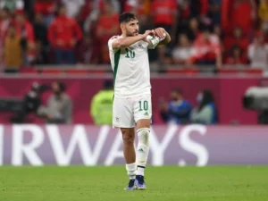 Youcef Belaili enflamme les supporters algériens avant la CAN 2025 Youcef Belaili enflamme les supporters algériens avant la CAN 2025