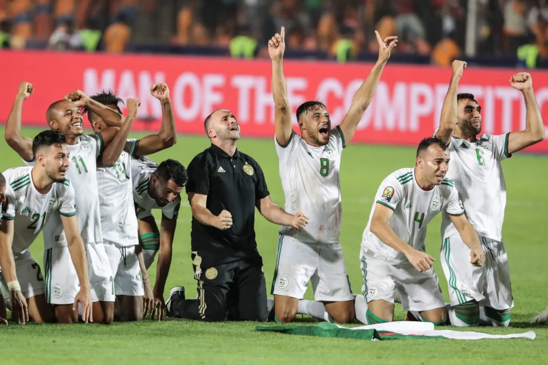 Algérie en demi-finale de la Coupe du Monde 2026 L'équipe d'Algérie célèbre sa qualification pour les demi-finales.