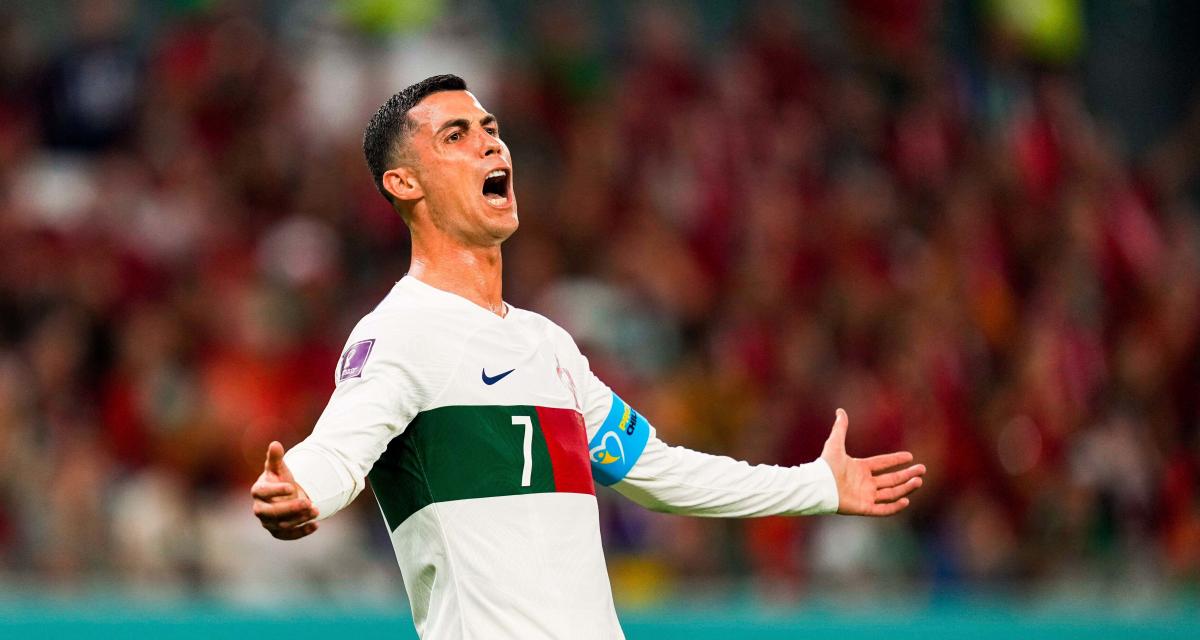 Ronaldo reçoit une invitation à se convertir à l'islam pendant le Ramadan Cristiano Ronaldo célèbre lors d'un match de football avec le maillot portugais.
