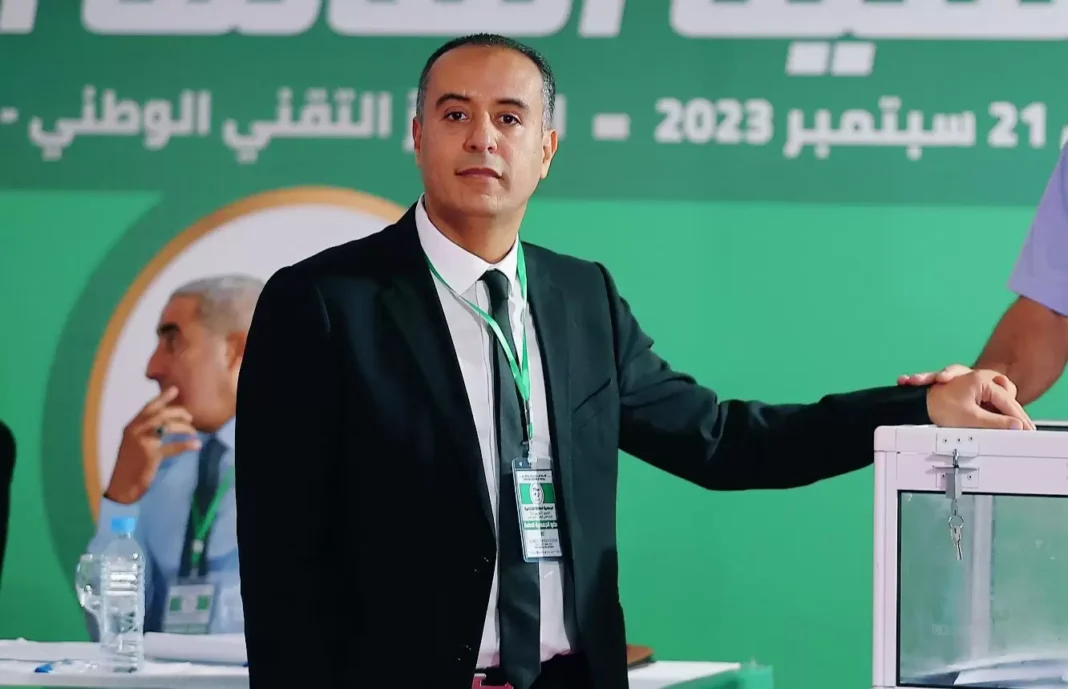 Walid Sadi participant à un événement politique en Tunisie.
