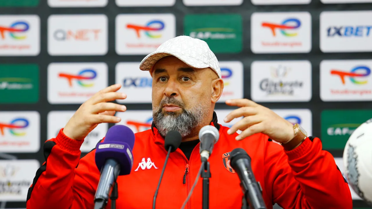 JS Kabylie : Coup de gueule ! Abdelhak Benchikha dénonce une erreur arbitrale