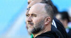 Djamel Belmadi, entraîneur de football, lors d'une conférence de presse.