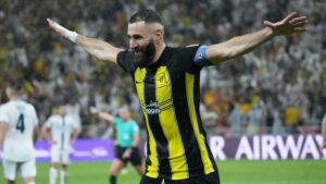 Karim Benzema met fin aux rumeurs : Pas de départ d'Al-Ittihad, mais des attentes élevées ! Karim Benzema en Arabie saoudite : Quel avenir et quelles options pour le joueur critiqué ?
