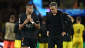 Kylian Mbappe, enfin une âme prend sa défense, après la raclée face au Barça Kylian Mbappe visé par des critiques