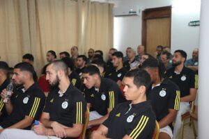 L'équipe d'Algérie de football lors d'une cérémonie officielle.