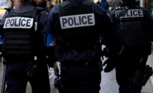 France : Un Algérien perd la boule et tente d'incendier son fils France : Un Algérien perd la boule et tente d'incendier son fils