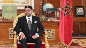 Maroc : Le Roi Mohammed VI lance un plan d'urgence face à la crise de l'eau Le Roi Mohammed VI lors d'une réunion officielle au Maroc.