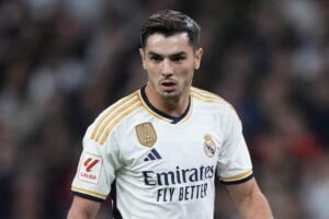 Brahim Diaz portant le maillot du Real Madrid lors d'un match.