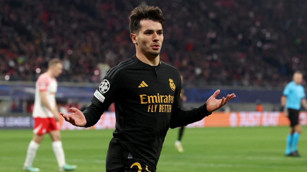 Brahim Diaz en action lors d'un match de football.