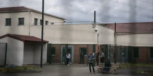 France : 7 clandestins, placés en rétention, se font libérer pour une raison étrange