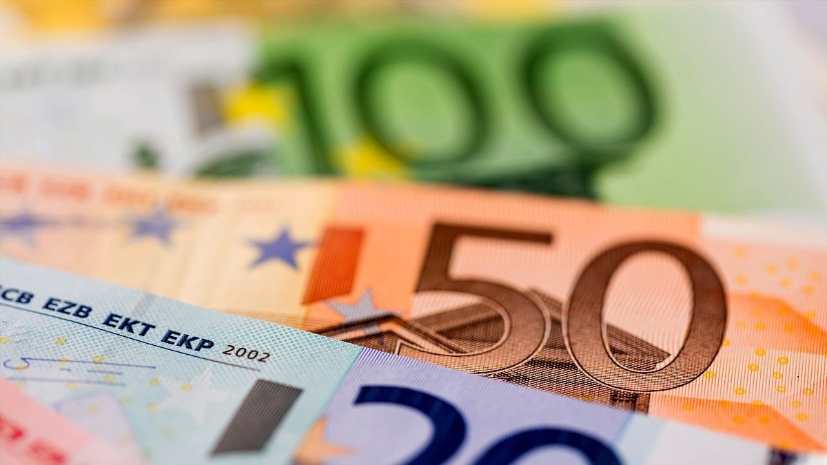 Taux de change de l'euro le 25 février : 1000 euros en dinar Algérien Euro en hausse sur le marché parallèle : Analyse et prévisions