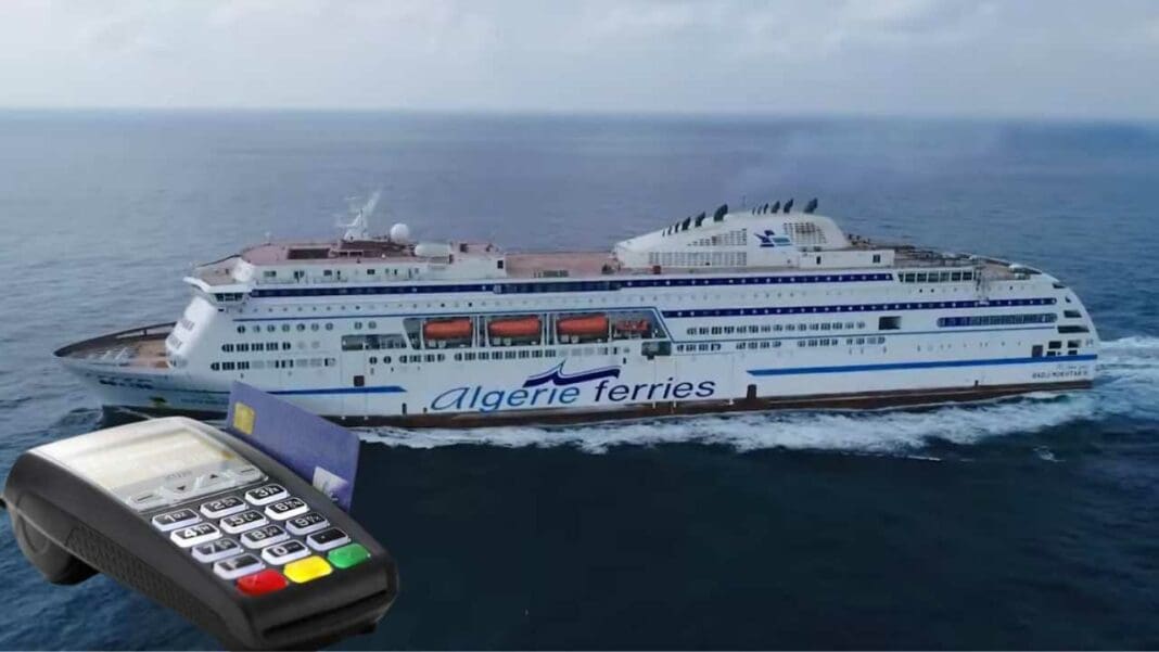 Ferry Algérie Ferries naviguant en mer avec plateforme de réservation en ligne.