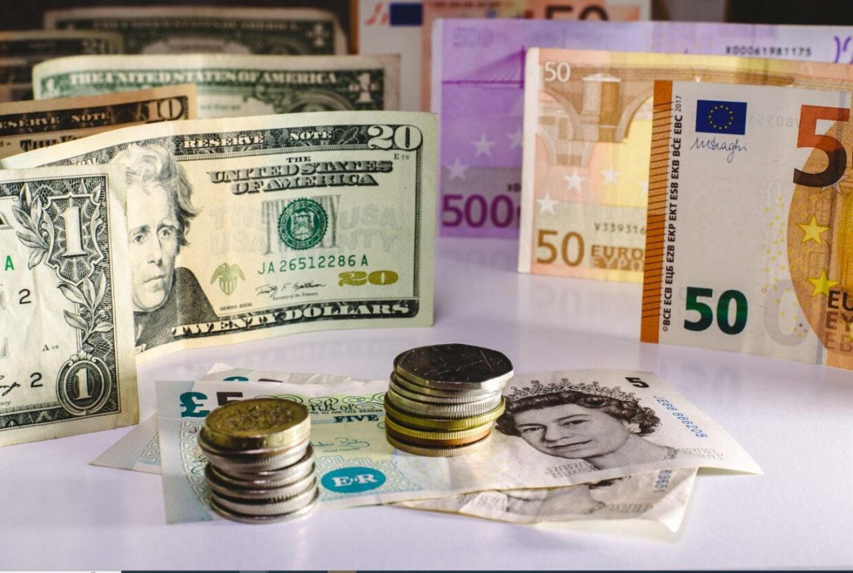 Taux de change du 4 avril 2024 : Que valent 100 euros en dinar algérien à la Banque d'Algérie et au marché informel ? Taux de change du 4 avril 2024 : Que valent 100 euros en dinar algérien à la Banque d'Algérie et au marché informel ?