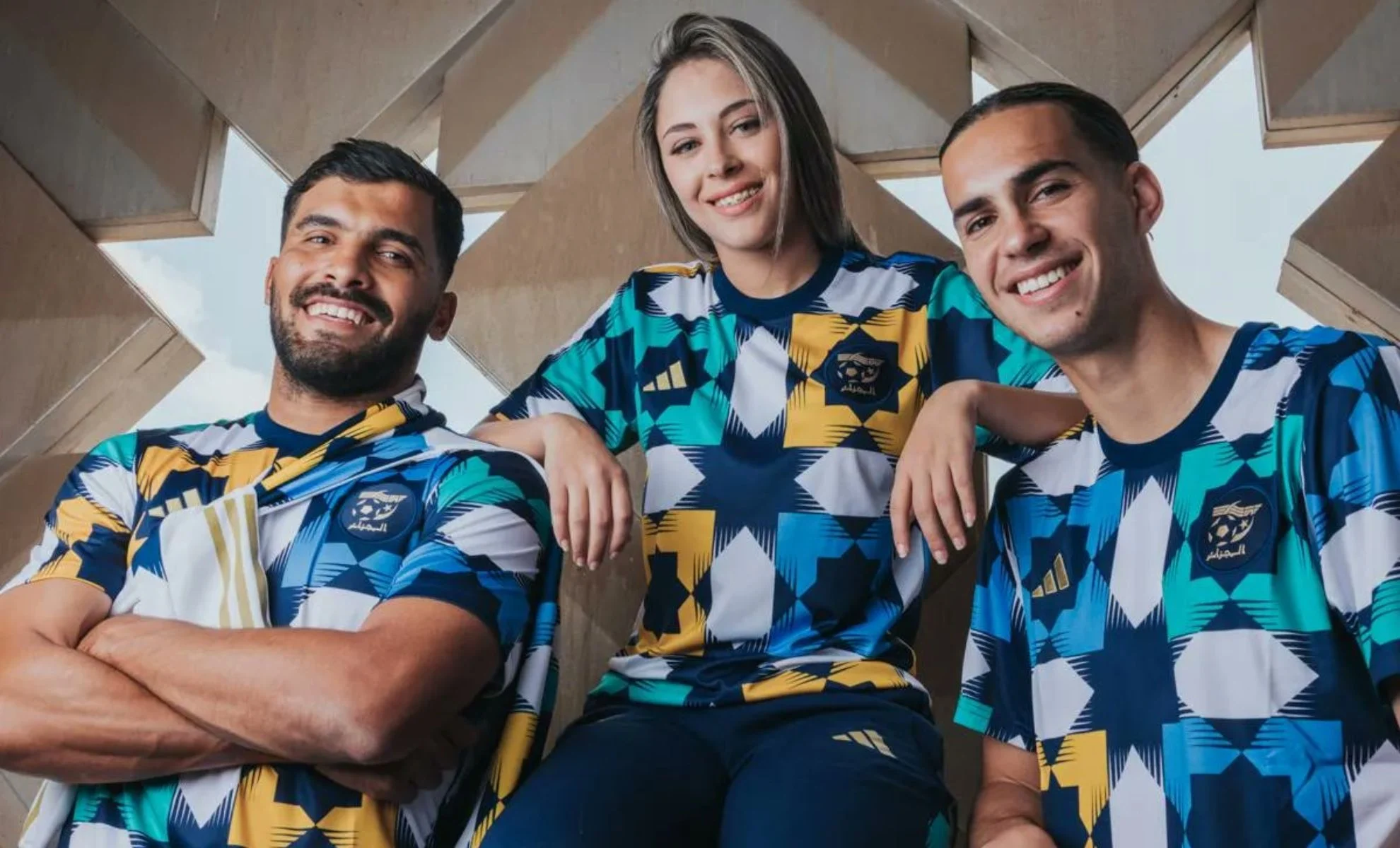Adidas prépare-t-il une surprise pour l'équipe d'Algérie ? Les supporters impatients ! Adidas prépare-t-il une surprise pour l'équipe d'Algérie ? Les supporters impatients !