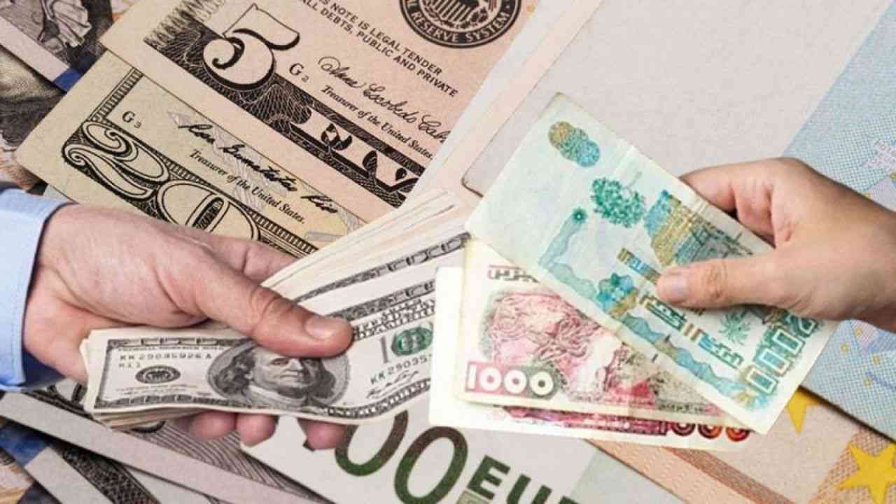 Taux de change du 12 avril 2024 : La valeur de 1000 euros en DZD à la Banque d'Algérie et sur le marché noir Taux de change du 12 avril 2024 : La valeur de 1000 euros en DZD à la Banque d'Algérie et sur le marché noir