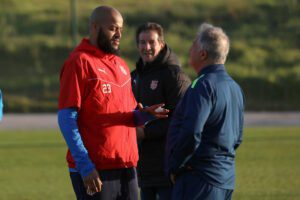 Raïs M'Bolhi de retour au CRB : un come-back qui cloue le bec aux rumeurs En pleine discussion avec le coach
