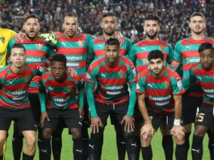 Le MC Alger vise deux joueurs algériens