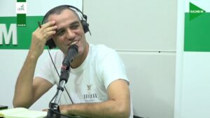 Algérie : A la découverte du chef Rabah Ourrad, l'homme aux multiples potentiels Chef Rabah Ourrad lors d'une interview à la radio.