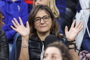 Fayza Lamari crie "Vive l'Algérie" : un amour beaucoup trop fort pour sa terre originelle Fayza Lamari crie "Vive l'Algérie"