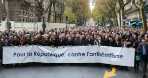 France : l'antisémitisme, peu à peu, s'étouffe sous la pression des autorités France : l'antisémitisme s'étouffe lentement mais sûrement