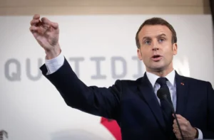 Immigration illégale : Emmanuel Macron assène le coup fatal aux immigrés