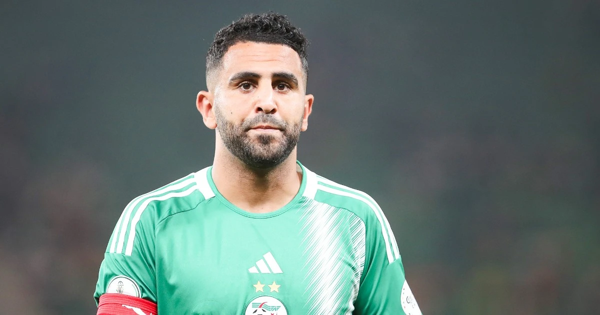 “Riyad Mahrez n’a rien apporté à Al Ahli” : Al-Asfoor dit ses vérités sur le Fennec