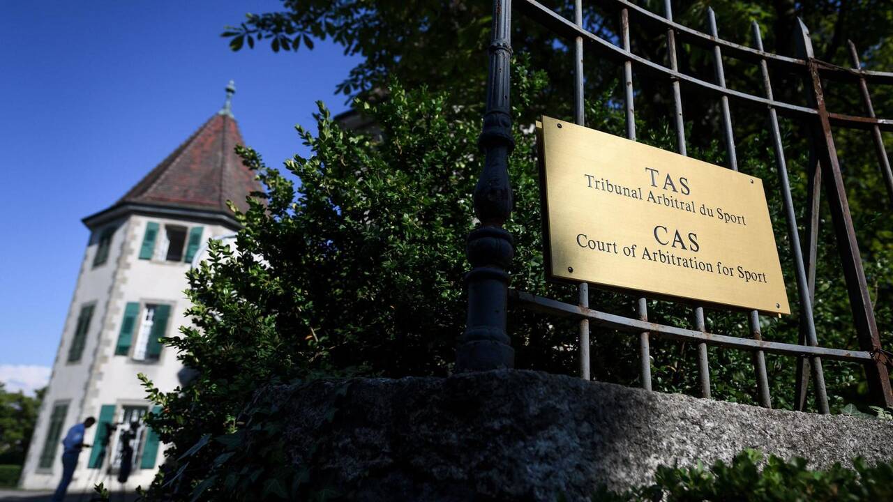 Signes du TAS et CAS devant le tribunal sportif.