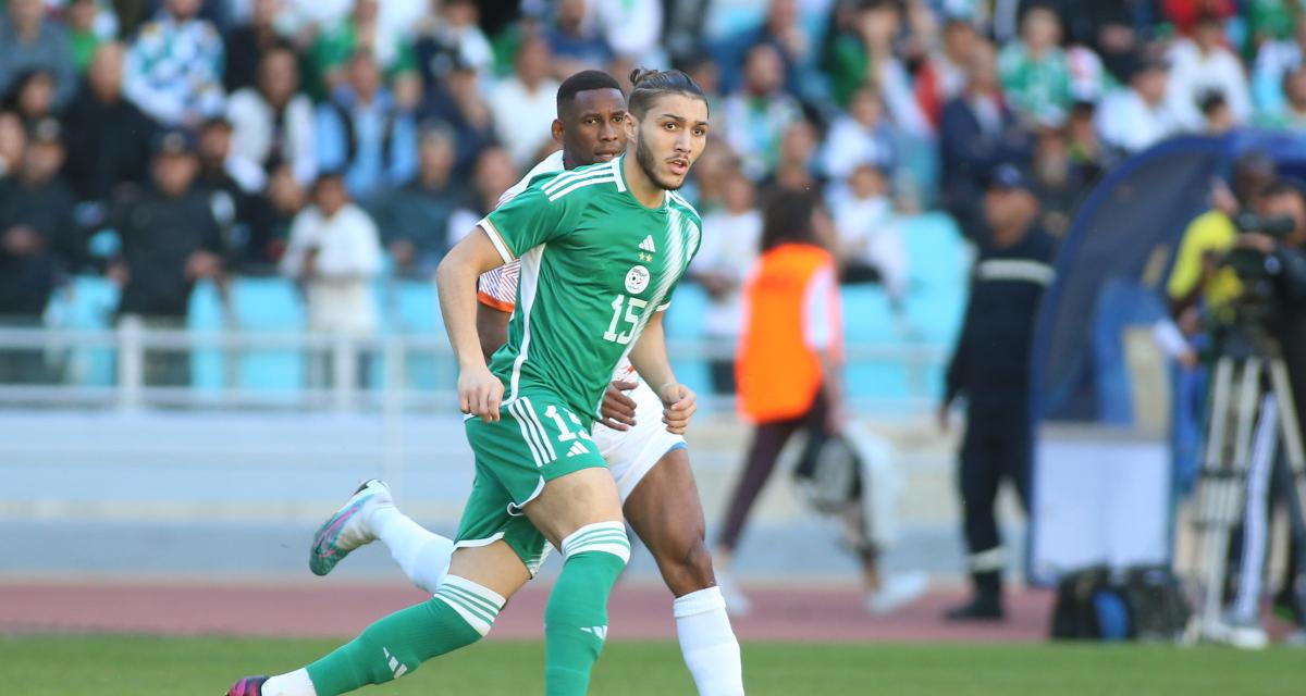 Algérie : Mauvaise nouvelle après la victoire contre le Togo Jeune joueur de football en pleine course lors d'un match.