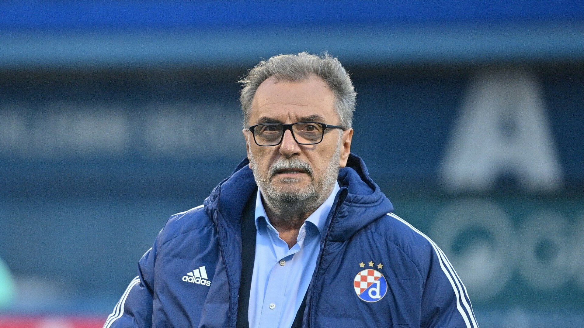 USMA nomine Ante Čačić : nouveau leader pour la Coupe de la CAF Ante Čačić en tenue d'entraînement avec l'USMA lors d'une conférence de presse.