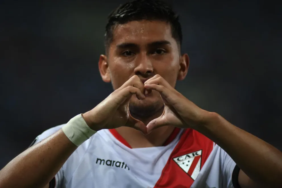 USM Alger recrute Adalid Terrazas : Un Bolivien en terre algérienne pour la première fois USM Alger recrute Adalid Terrazas : Un Bolivien en terre algérienne pour la première fois