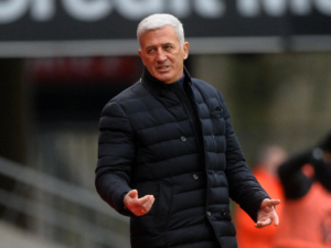 Équipe d’Algérie : Petkovic défie la stratégie des clubs européens pour protéger ses convocations L'entraineur Suisse s'exprime sur les rapports médicaux.