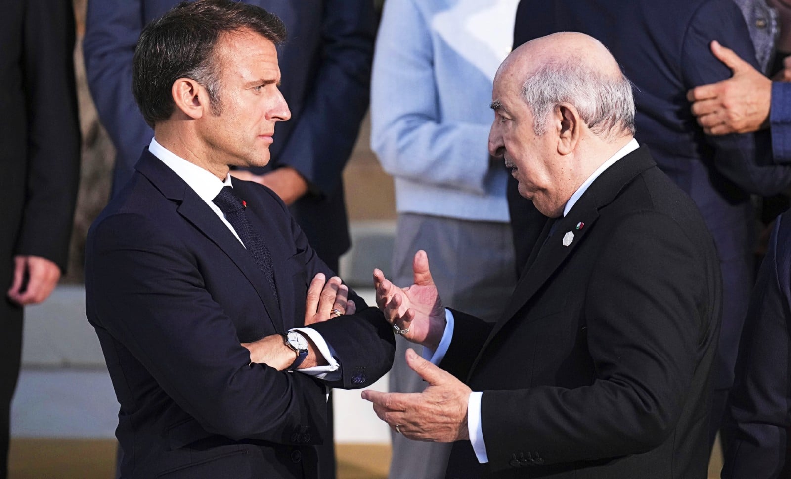 Tebboune et Macron mettent fin à huit mois de crise : éphémère ou une réconciliation historique ? Tension avec la France sur le Sahara occidental : L'Algérie refuse de reprendre ses ressortissants expulsés