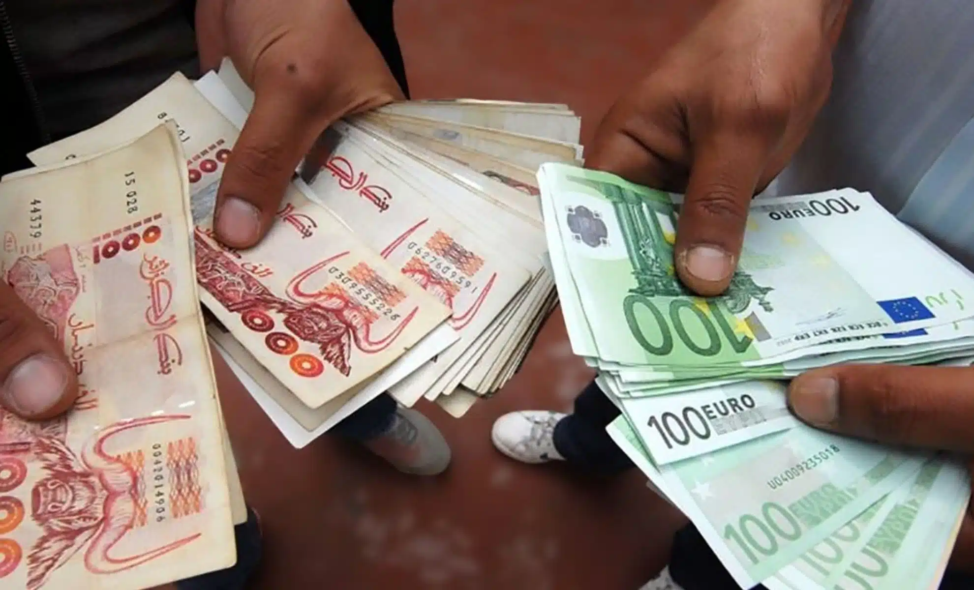 Taux de change du dinar algérien ce 2 Août 2024