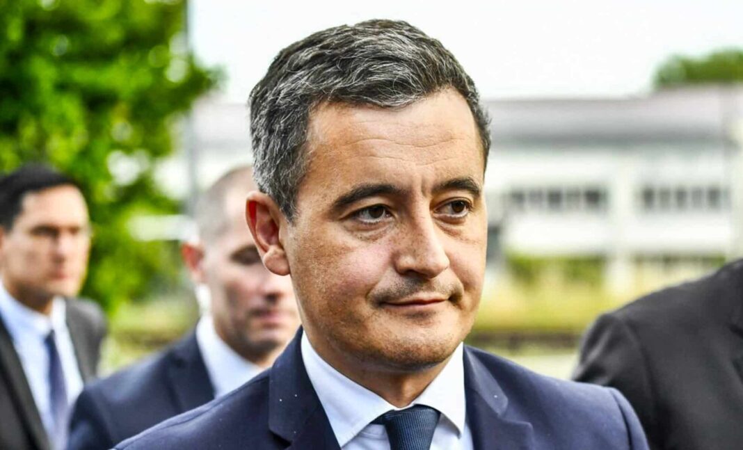 Gérald Darmanin, homme politique français, en déplacement officiel.