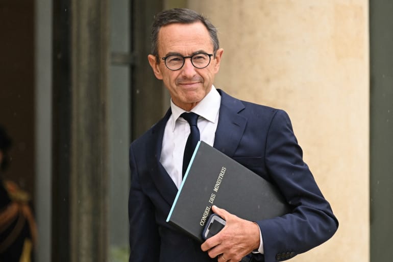 France : Bruno Retailleau convoque 21 préfets pour renforcer les expulsions d'immigrés - Les départements concernés Bruno Retailleau