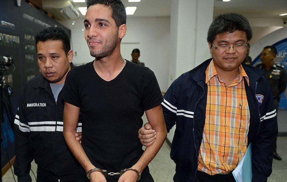 Hamza Bendelladj de retour en Algérie : Un nouveau chapitre pour le hacker souriant de renommée mondiale Hamza Bendelladj de retour en Algérie : Un nouveau chapitre pour le hacker souriant de renommée mondiale