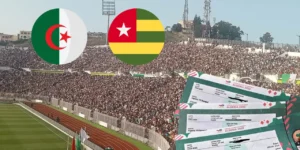 Match de football Algérie contre Togo avec foule et billets.