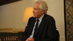 Immigration en France : Dominique de Villepin défend les accords de 1968 avec l'Algérie Dominique de Villepin lors d'une interview sur l'immigration en France.