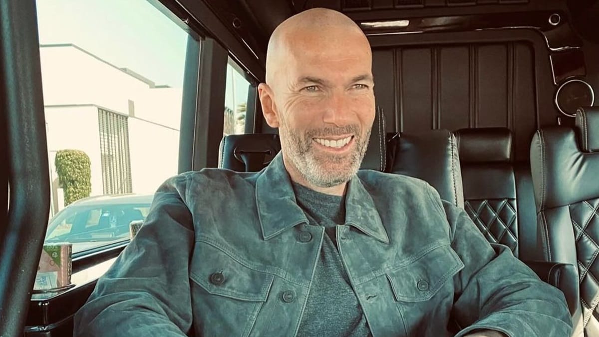 Algérie-France : Dugarry révèle une confidence inédite sur Zidane Zinédine Zidane : Entre Carrière et Vie de Grand-père Kabyle
